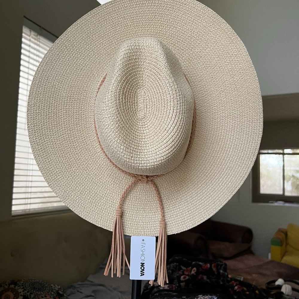 Hat - Picture 3 of 4